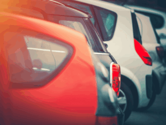 Tödliche Falle Auto: Warum schon wenige Minuten für Kinder und Hunde lebensgefährlich sind – und wann du die Scheibe einschlagen darfst Tödliche Falle Auto: Warum schon wenige Minuten für Kinder und Hunde lebensgefährlich sind – und wann du die Scheibe einschlagen darfst