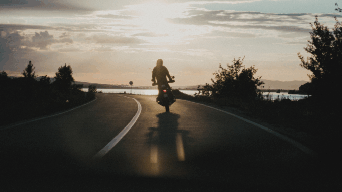 Verantwortungsloser Umgang mit dem Motorrad (über Djordje Petrovic)