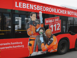 Hamburg setzt auf Aufklärung: Kampagnenbus wirbt für die richtige Notrufnummer