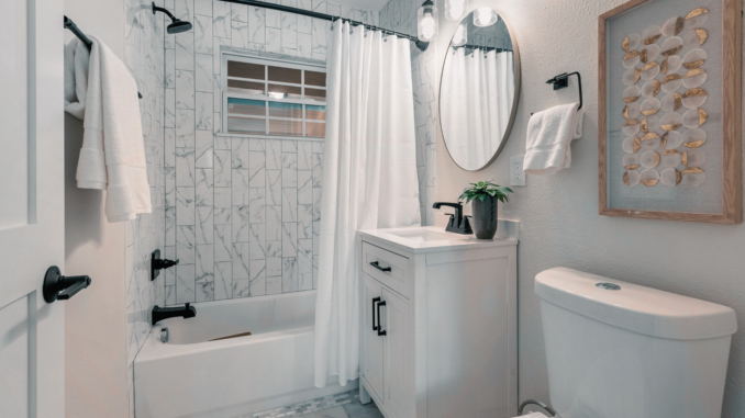 Umfrage zeigt: Viele Bäder sind zu klein – praktische Tipps für schnelle Verbesserungen vor Weihnachten