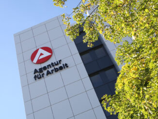 Mehr Arbeitslose, weniger Stellenmeldungen