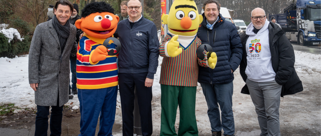 Sesamstraße regelt den Verkehr: Ernie und Bert werden Ampelmännchen in Hamburg